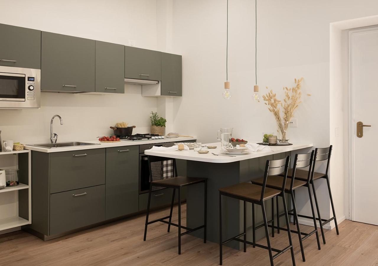 Exclusive Green Apartment - City Center - Como - Near Station Szoba fotó